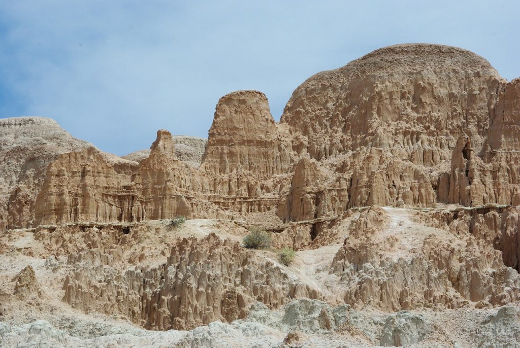 unique rock formations are what makes Cathedral Gorge State Park in nevada famous. Unique landscapes in this part of the USA