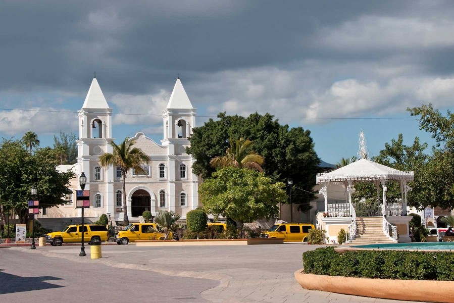 Mision San Jose del Cabo, beautiful whitewashed church outside of the resort town is one of the best things to do around Cabo San Lucas, Baja California